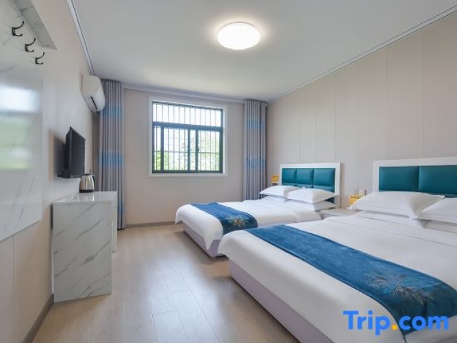 Standard Twin Family room