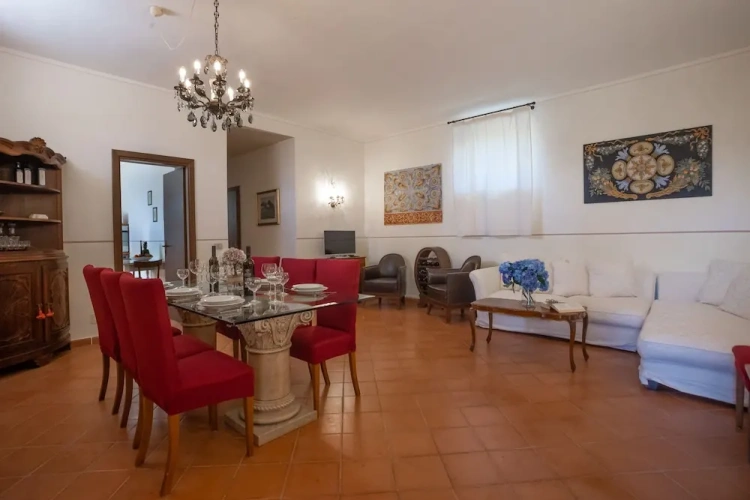 5 Bedrooms Family Villa