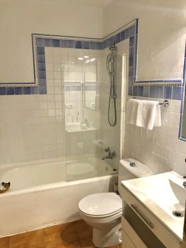 Standard Twin room with garden view