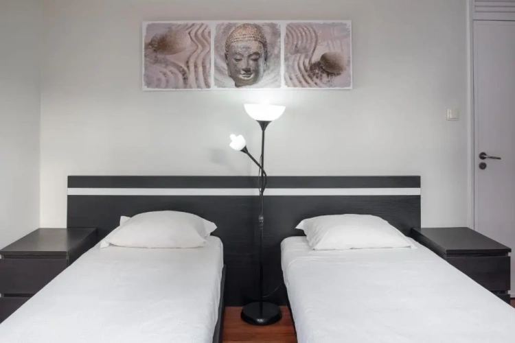 2 Bedrooms Apartment