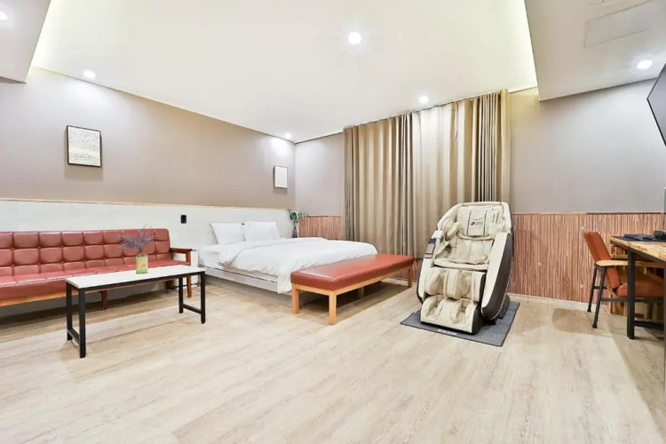 Deluxe Suite