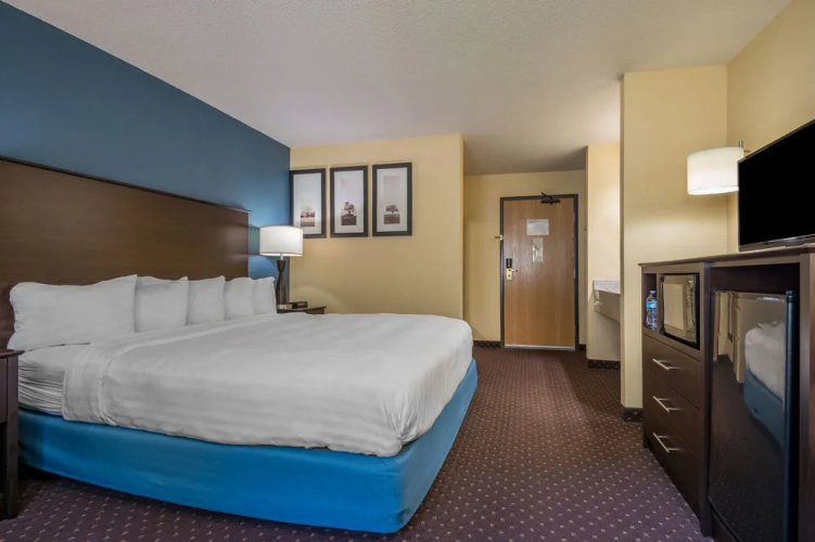 AmericInn Eagle