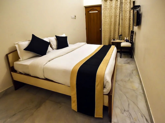 OYO 7896 Hotel Rang Mahal