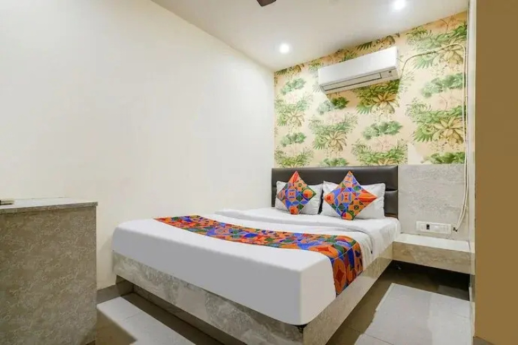 Fabhotel Shivam Palace I