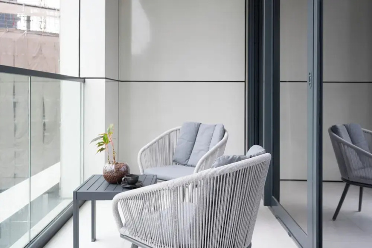KeyRock - Modern 1BR in Zada with Pool