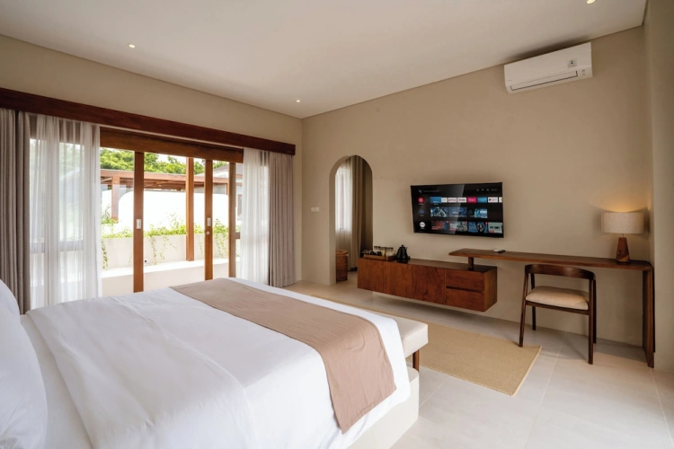 Premium Double Suite with balcony and with courtyard view