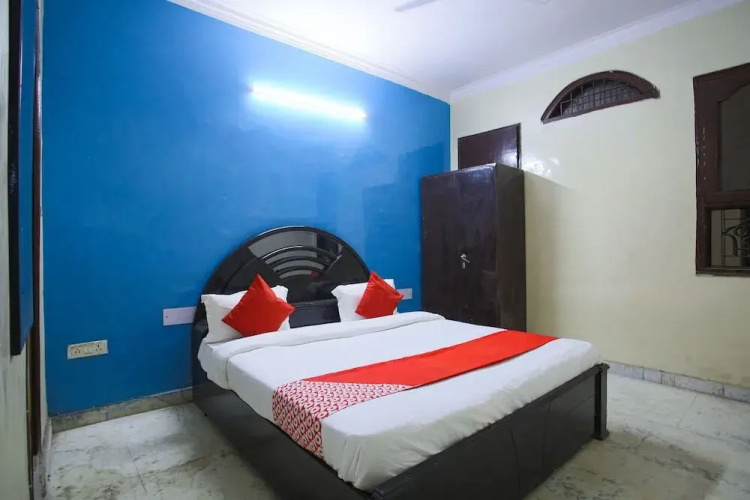 Silver Villa by OYO Rooms