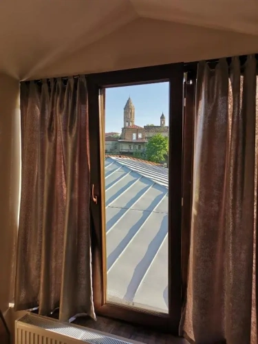 Standard Triple room with city view