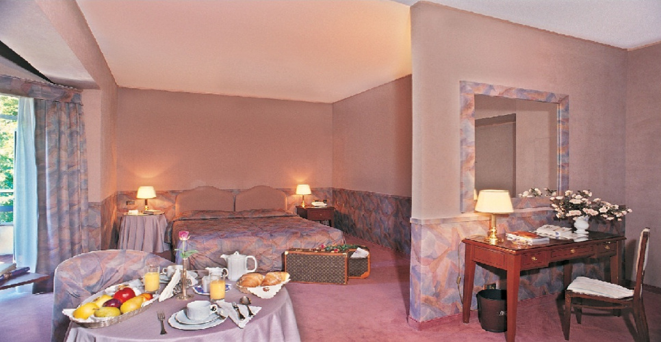 Mini Palace Hotel