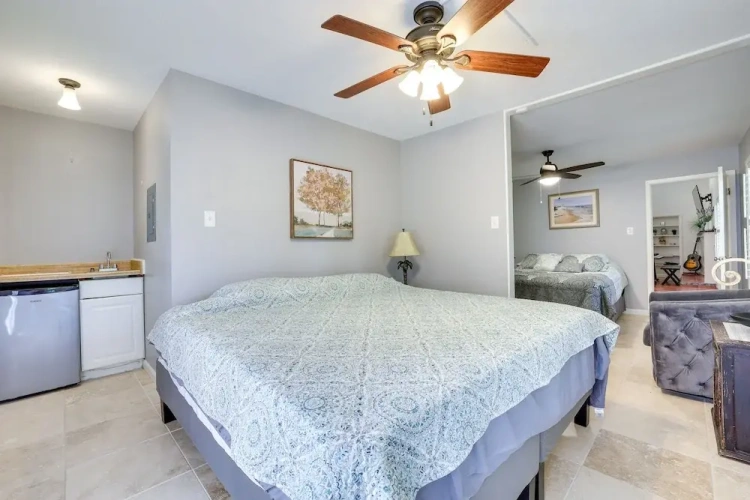 4 Bedrooms Cottage