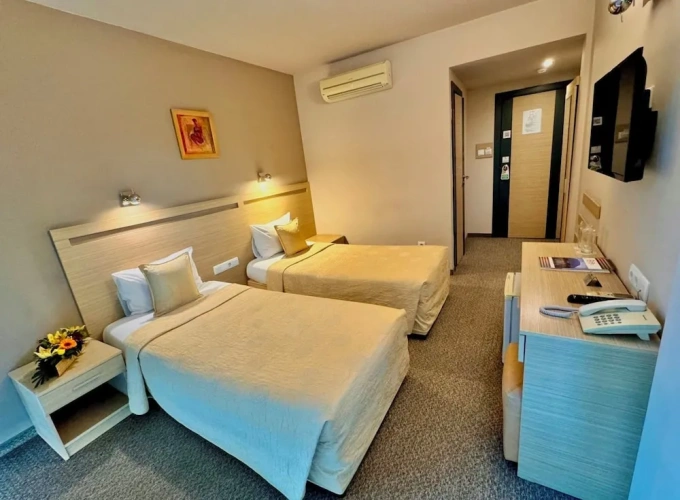 Standard Double room with city view