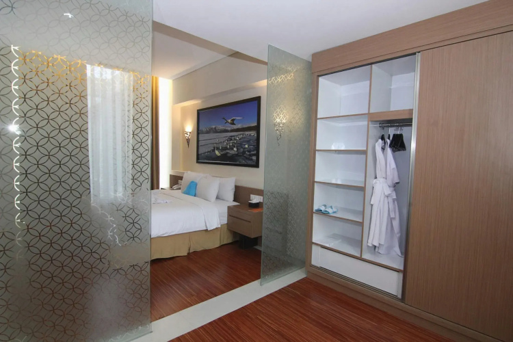 Megaland Hotel