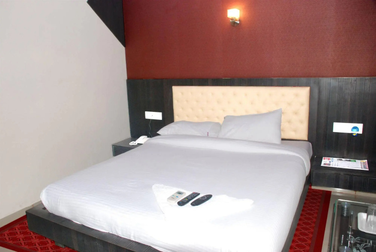 Hotel Adore Inn