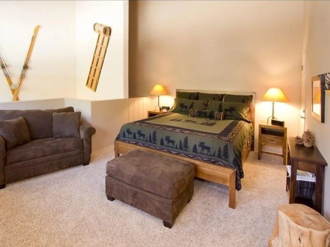 St. Anton Street View 2-bedroom Condo w/ Full Kitchen