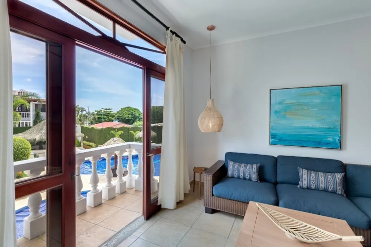 2br/2ba Unit in Exclusive Community
