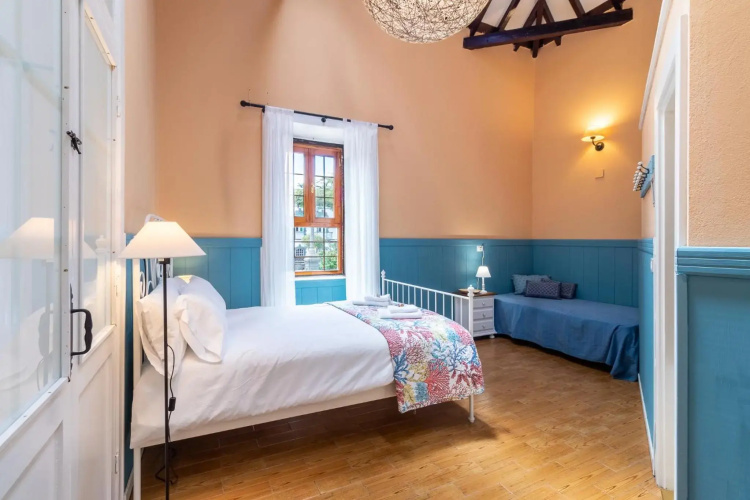 Casona Gildana: Historia, Patrimonio/E-working
