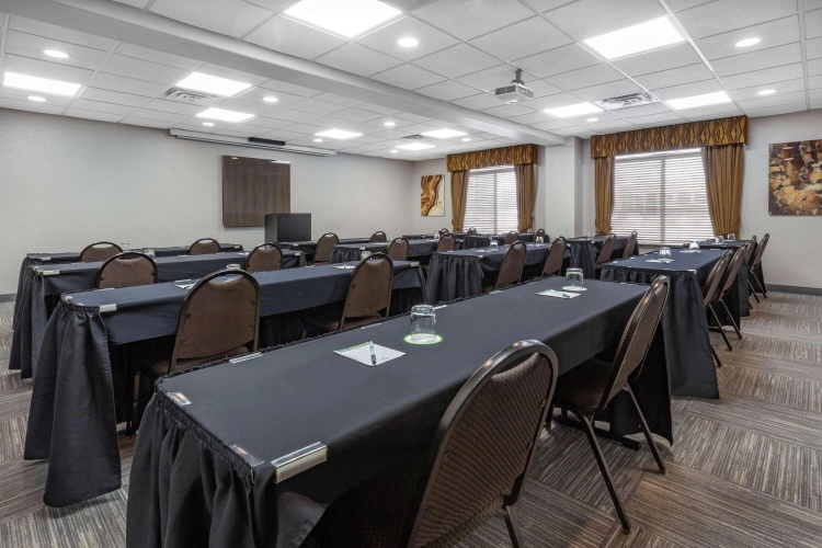 Wingate by Wyndham Tinley Park photo 17