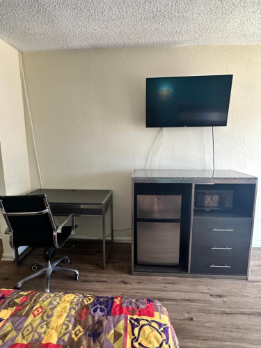 Economy Inn