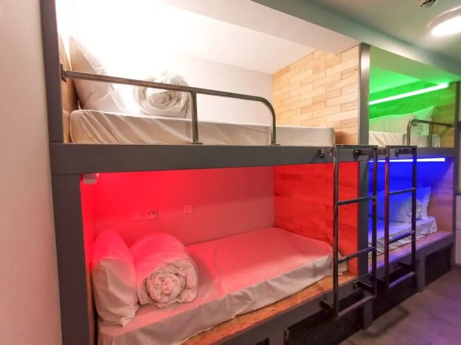 Cwtsh Hostel