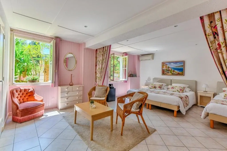 Standard Triple room
