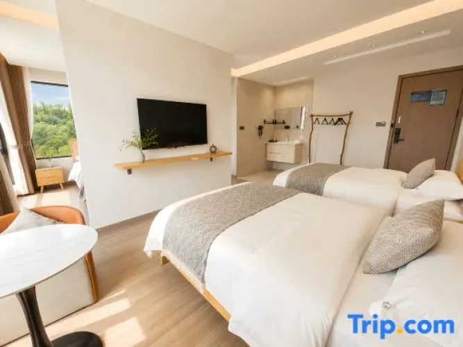 Family Suite with mountain view