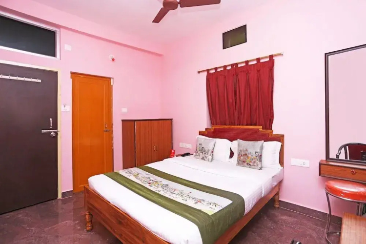 OYO 9090 Nilachal Palace