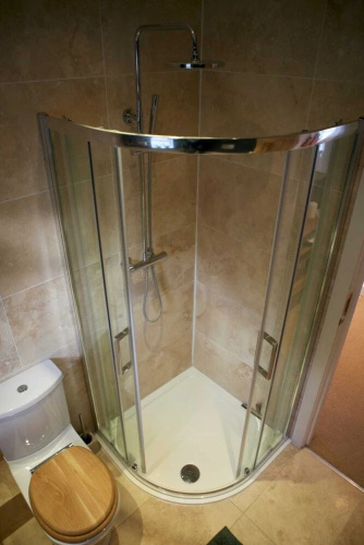 Inviting & Secluded 1BD House w/ Patio - Peckham!