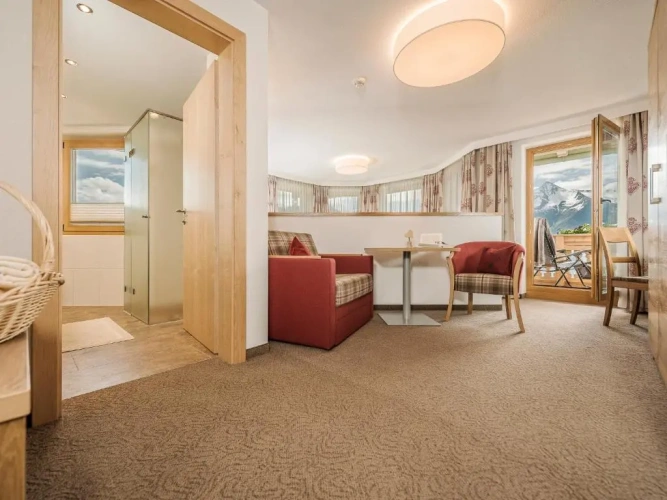 Standard Twin room with balcony