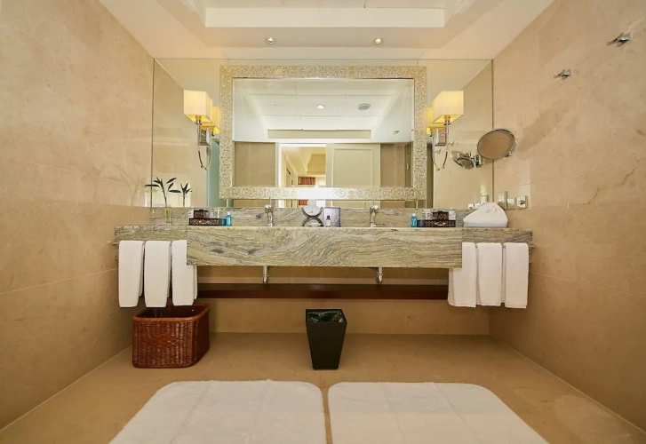 Double Suite with balcony and with lake view