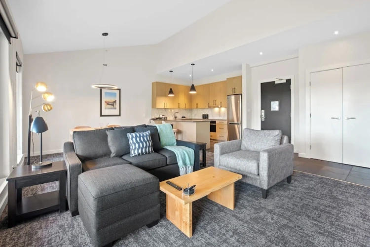 1 Bedroom Standard room with land view
