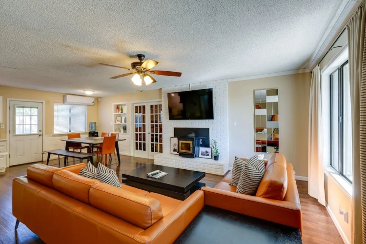 4 Bedrooms Cottage