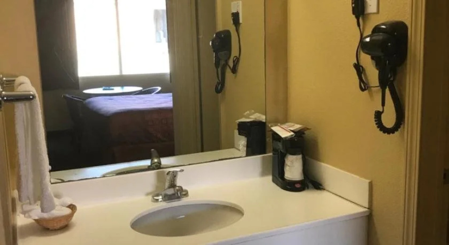 Palace Motel