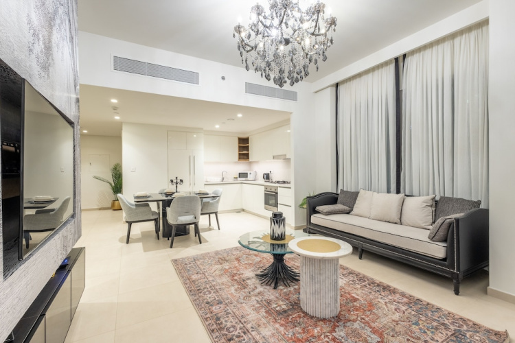 SuperHost - Downtown Delight 2BR Apt Opposite Burj Khalifa