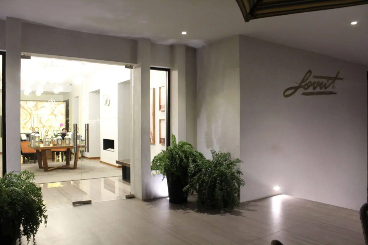 Hotel Love It CAS Consulate