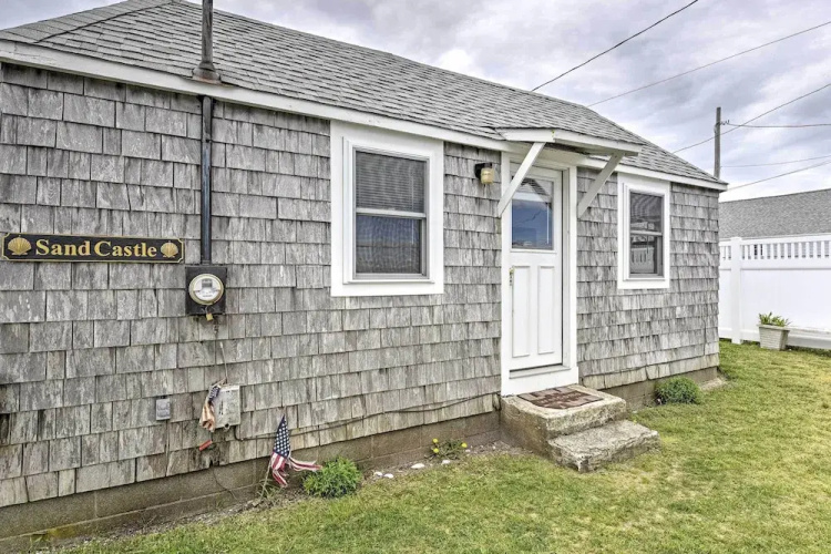 Peaceful Cottage - Steps to Matunuck Beach