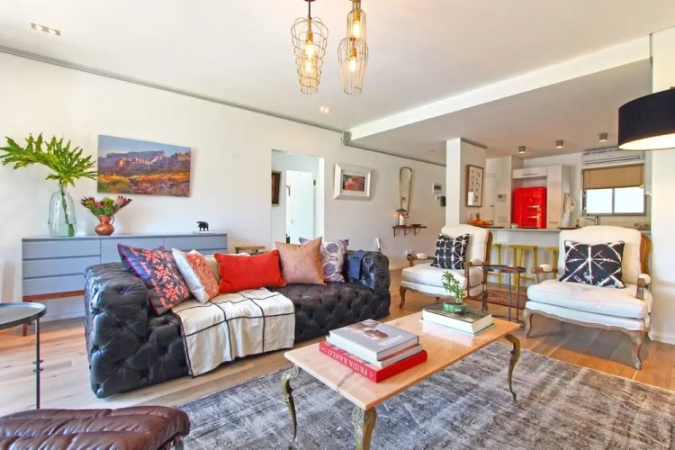 3 Bedrooms Apartment