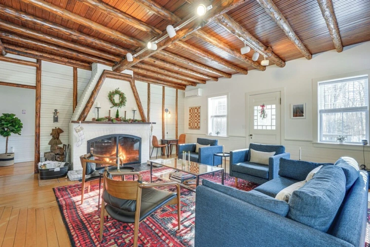 4 Bedrooms Cottage