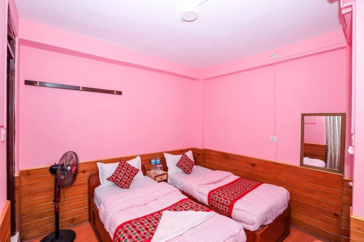 4 Seasons Hostel