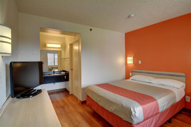 Best Western Camelot Inn
