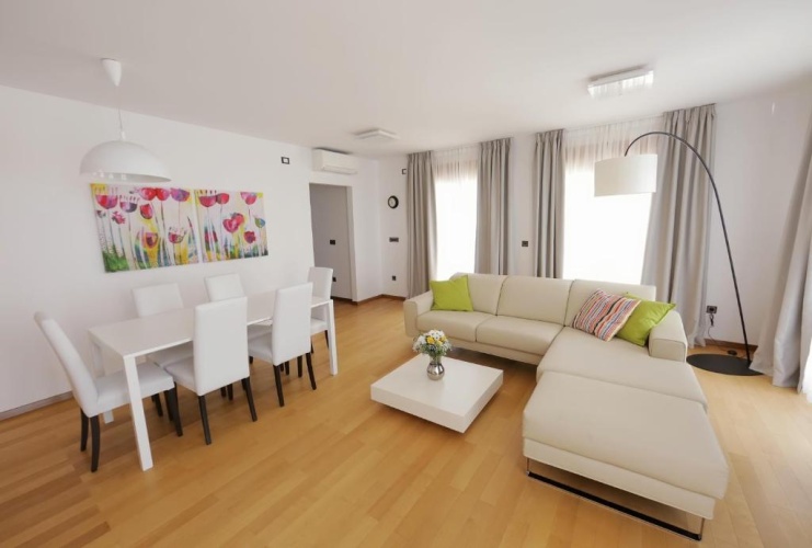 3 Bedrooms Apartment with sea view