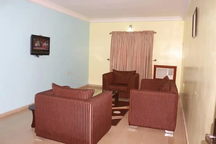 1 Bedroom Comfort room