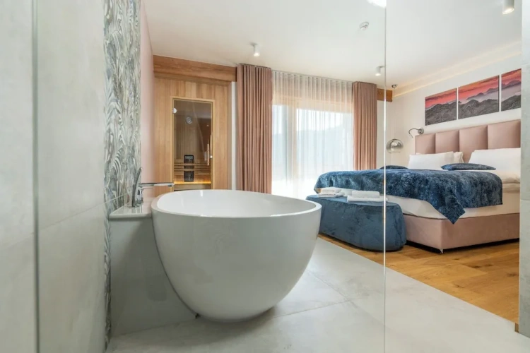 Deluxe Double room with balcony and with mountain view