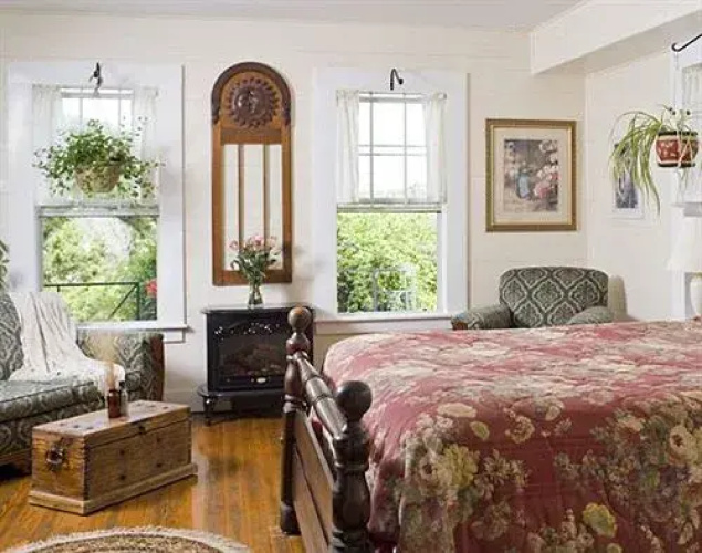 Mt. Gainor Inn