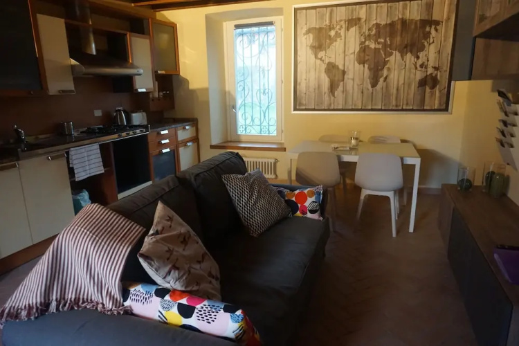 La casa di Edone