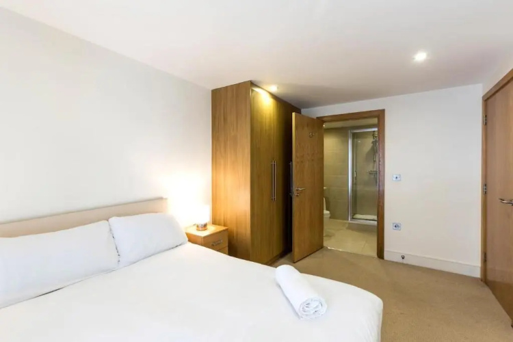 Modern 2 Bed 2 Bath Apartment Hyde Park