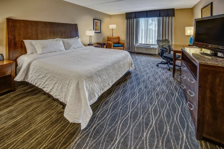 Mobility Accessible with Bathub Double room