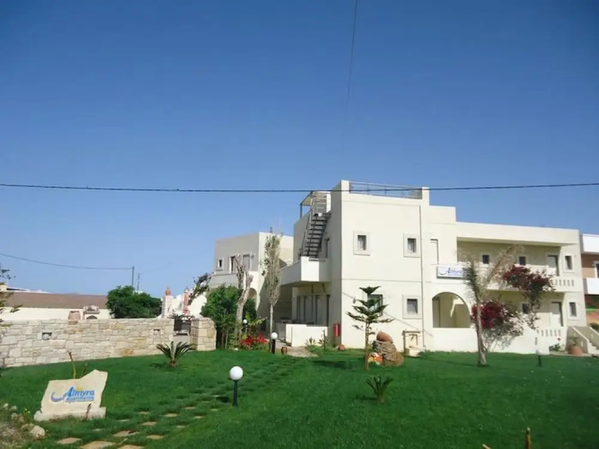 Two Three Bedroom Apt- Sea View Swimming Pool