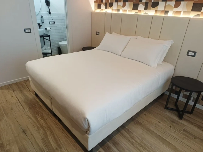Deluxe Double room with city view