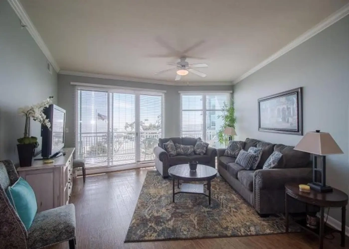 2 Bedrooms Apartment