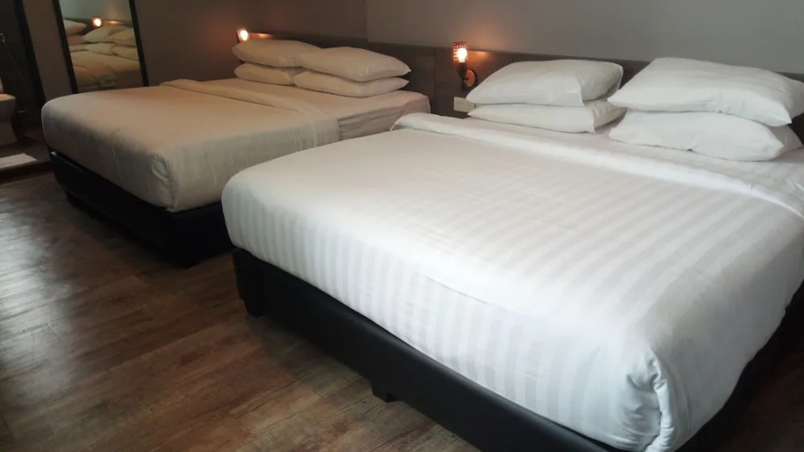 See Foo Hotel